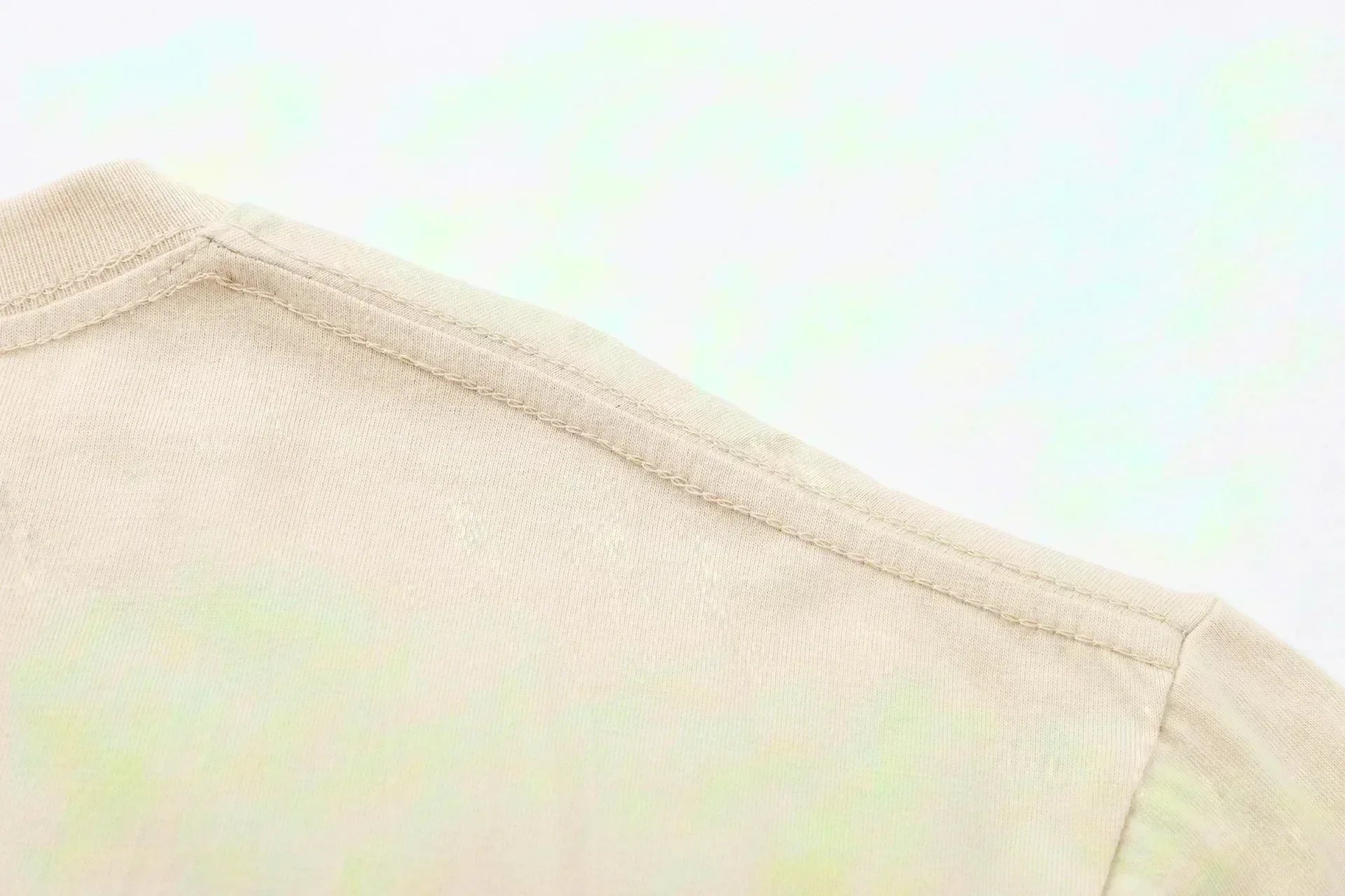 Men's T-shirt - Breathable and sweat-wicking short-sleeved round-neck casual and sportswear style shirt suitable for all seasons