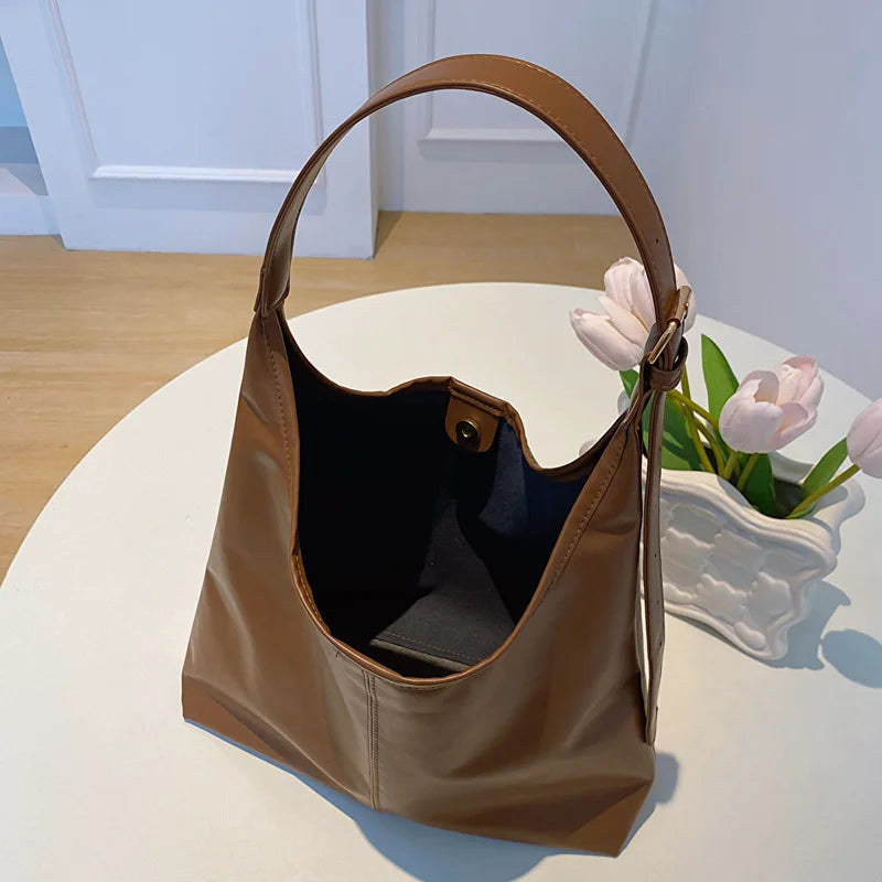 New Tote bag hand bill of lading shoulder women's bag retro simple large bag Tote bag